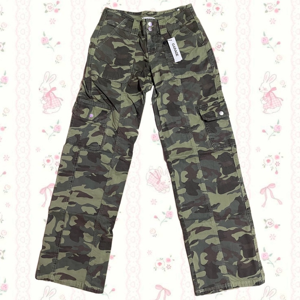 NWT Garage Camo Print Baggy Cargo Low-Waisted Pants
